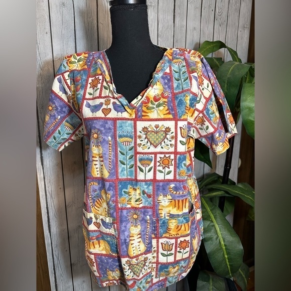 Cottonality Whimsical Cat Scrub Top Small - Picture 6 of 13